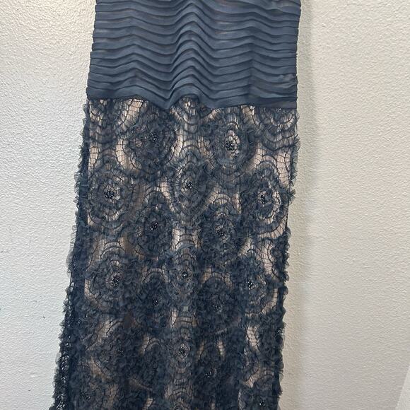 Tadashi Shoji Gown Maxi Dress SZ 4 Black-Tie Formal Wedding Whimsigoth Prom Goth - Picture 3 of 14